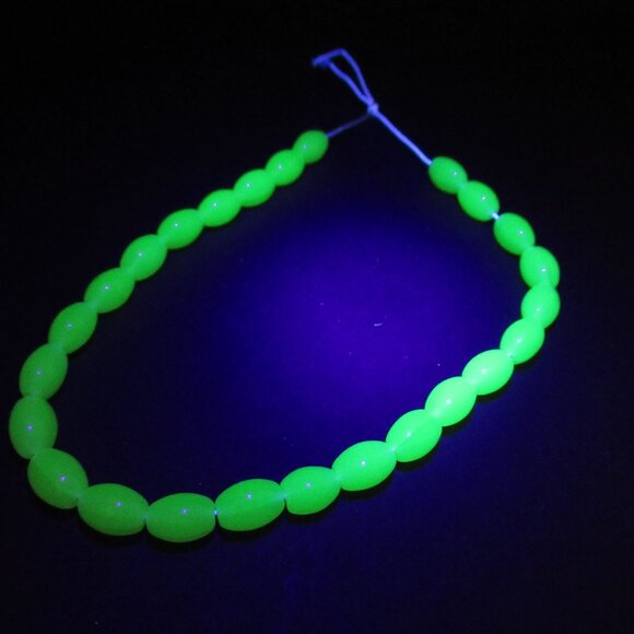 Yellow oval UG beads - Picture 1 of 6